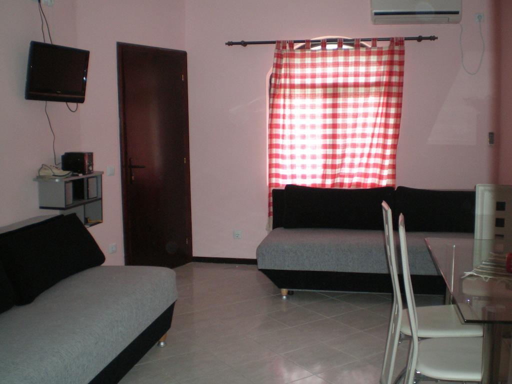 Apartments Jeremic เบลา เซิร์ควา ห้อง รูปภาพ